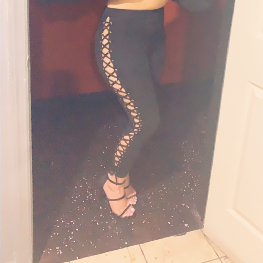 ❌SOLD❌ Leggings with open sides
